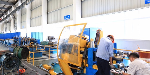 大口徑不銹鋼無縫管冷軋機組投產(chǎn)